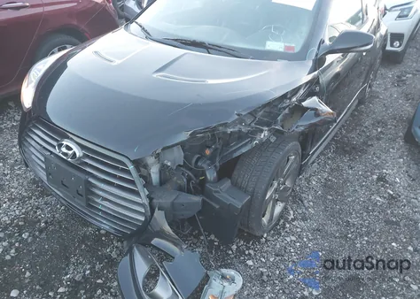 2015 Hyundai Veloster Turbo z USA, uszkodzony, nr VIN KMHTC6AE5FU240028